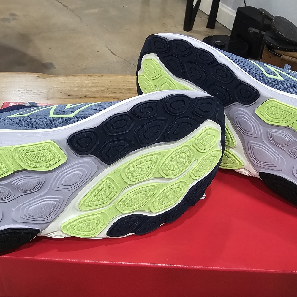 New Balance 860 Athletic Shoes - Picture 8 of 8